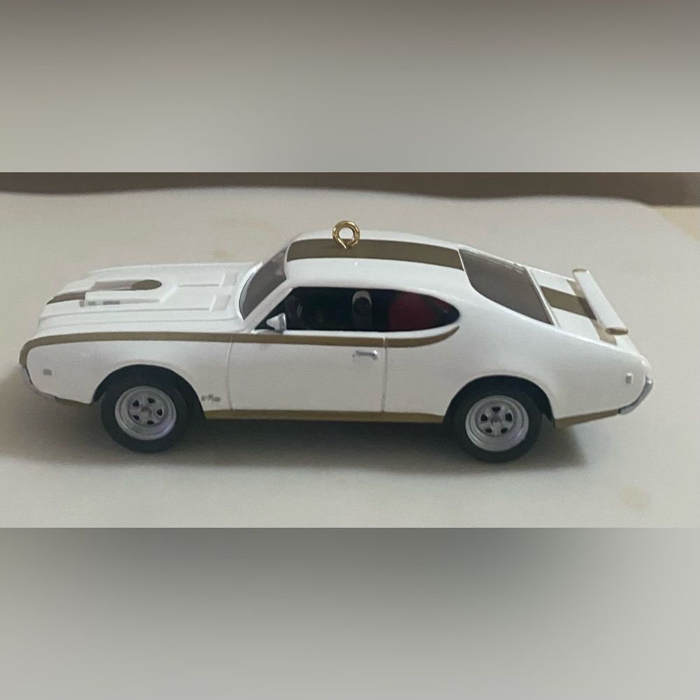 Hallmark Keepsake Ornament 1969 Hurst Oldsmobile 442